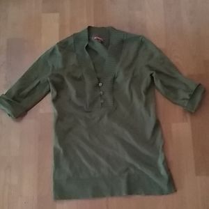 Green cuffed sleeve sweater